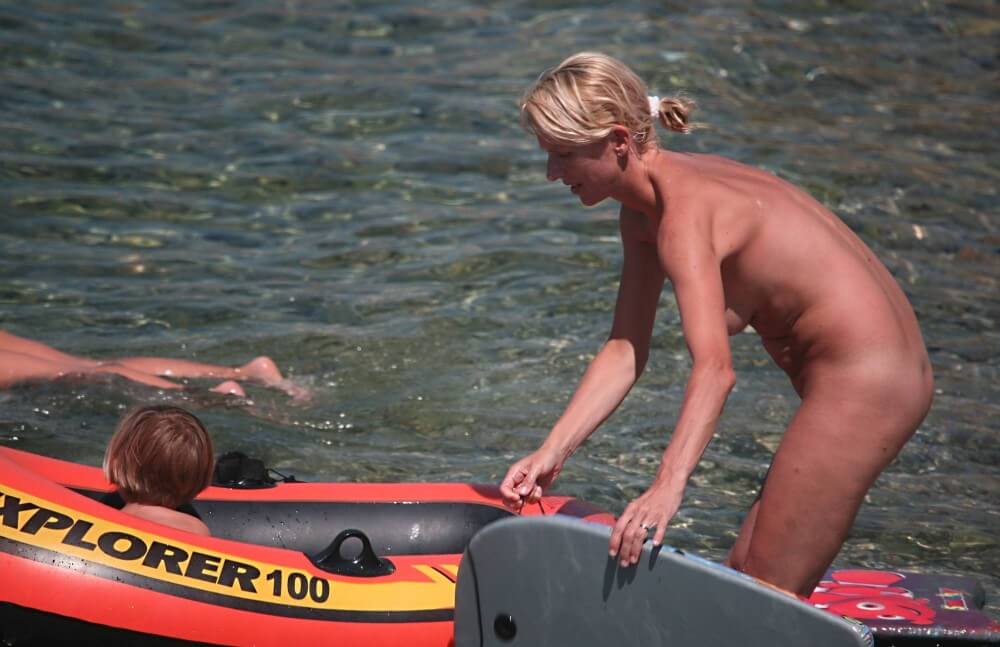 Red Boating for Two Nudists pics - The Lifestyle of Naturism Supporters