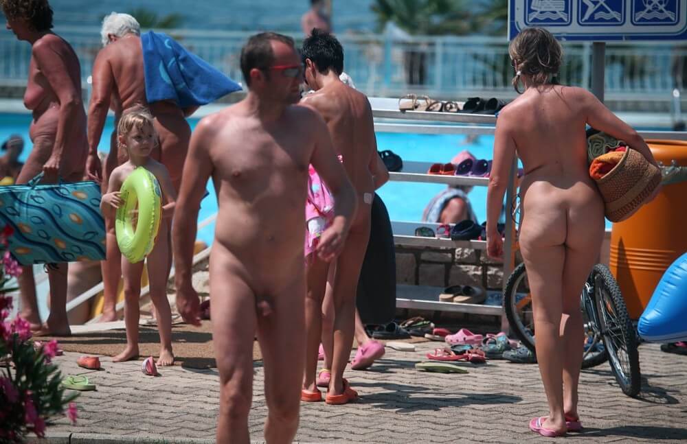Daytime Nudists Chill Out photos - The Foundations of Naturist Philosophy and the Ethical Principles of the Community