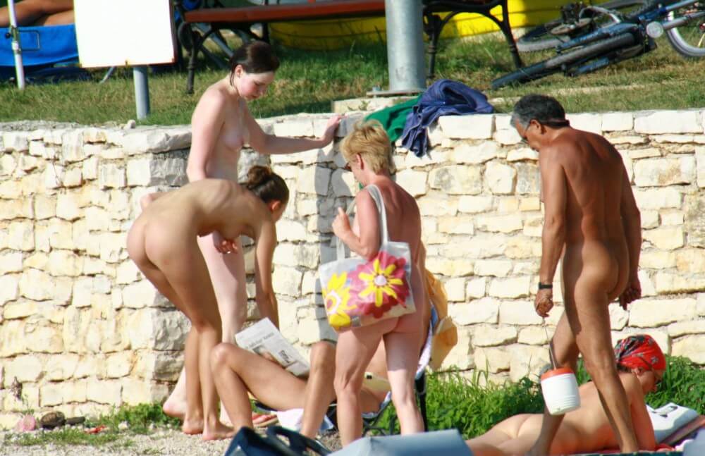 Nude Duet Girls Rail Climb Photo Set - Nature is considered the bodys natural clothing