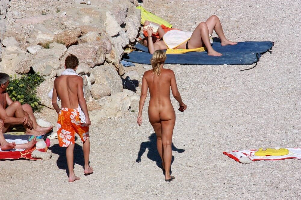 European Beach Entrance pics - A person without clothes is closer to nature