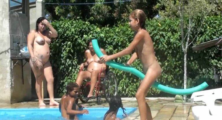 Oceanic Backyard Noon # 1 Full HD - Family naturism in the modern world
