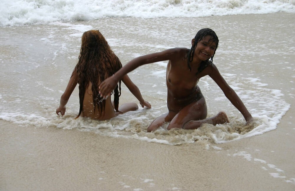 Brazilian Sand Playground pics - Naturism is a path to self-understanding and self-acceptance