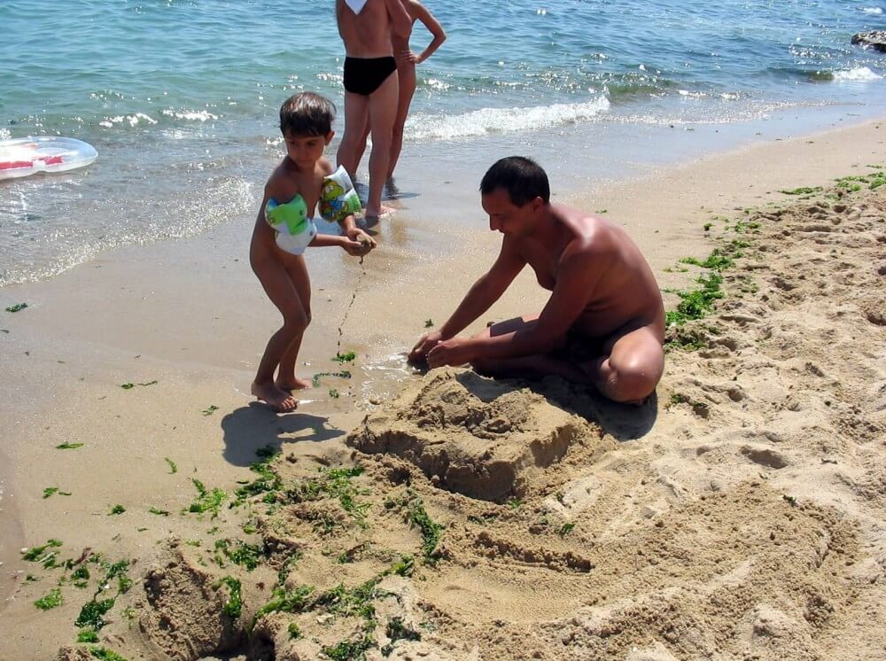 Bulgarian Sandy Paint Over - Nudism is normal and fun