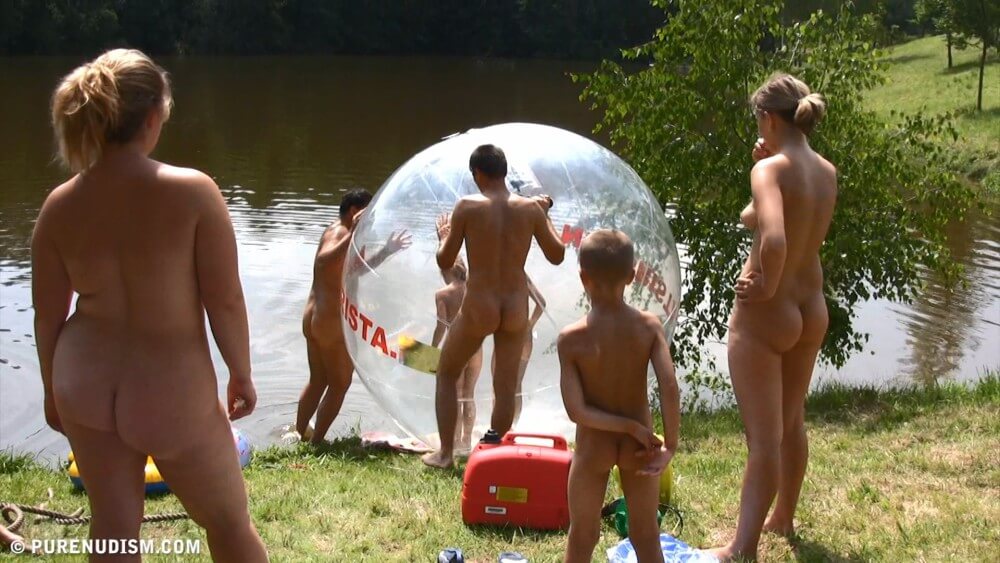 Aqua Nude Relaxation Full HD - Nudity is considered a natural part of human life