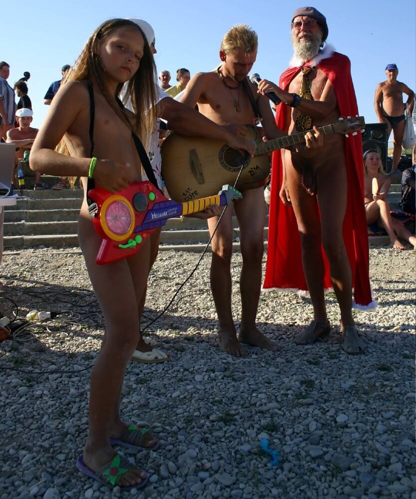 Naturist Beach Contests photos - Nudity helps one better understand oneself and ones feelings
