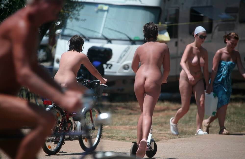 Park Misc Walks pics - Living together in nature is a hallmark of nudists