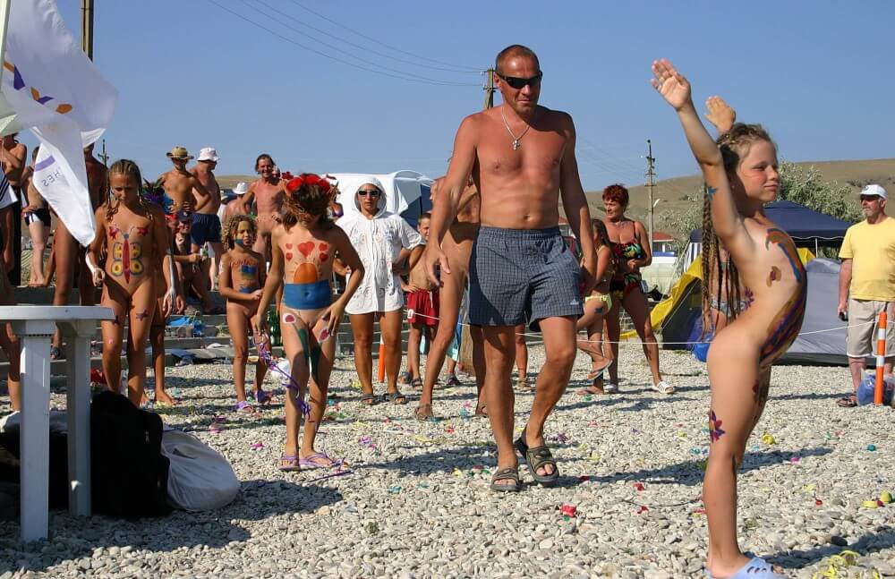 Beach Time Talent Show pics - Naturists are open to new ideas and experiences