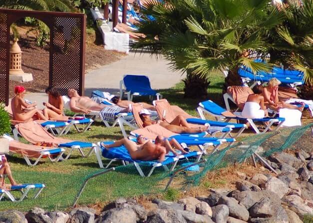 Enature - Les textiles - Those wishing to register as nudists