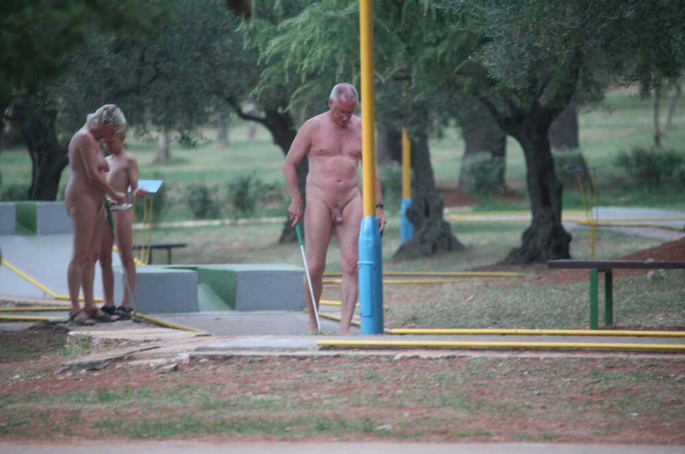 Mini-Golf Nude Participants pics - Naturism is a path to self-understanding and self-acceptance