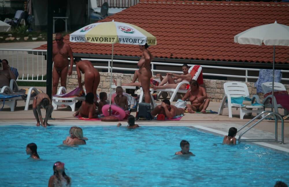 Naturist Pool Observation pics - The community of naturist movement supporters and their values