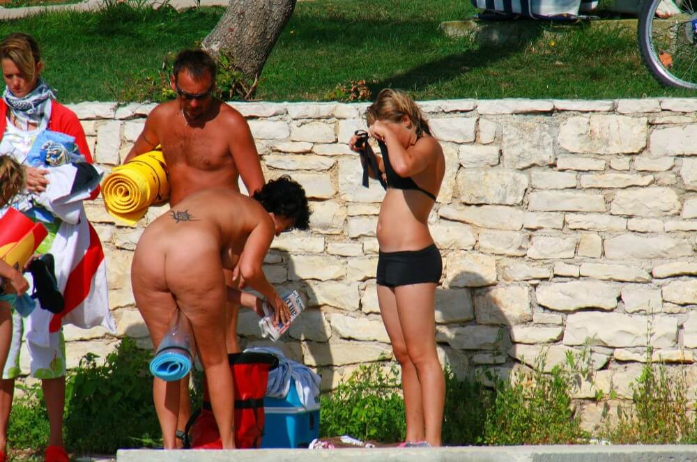 Ula FKK Sisters Day photo gallery - I attended a nudist gathering