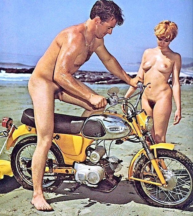 Retro naturism photo gallery - Active naturists on vacation