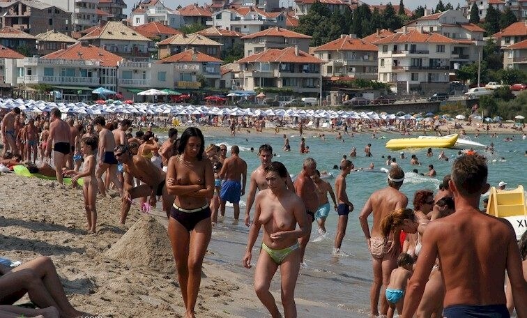 Enature - resort in solar Bulgaria - Nudism is part of life