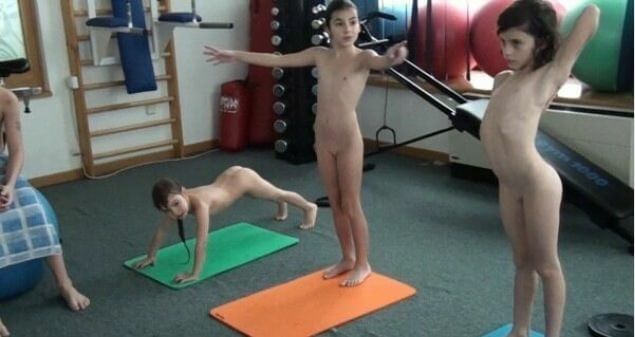Piano, pool and tennis Full HD - Openness to the world and new ideas is an important quality of naturists
