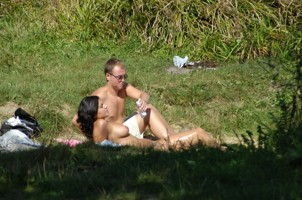 Photo Shoot Observation pics - Nudity helps you feel free