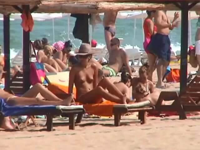 Beaches of solar Bulgaria - Nudism helps people accept themselves
