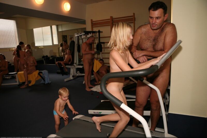 Record room naturists photos - People who practice naturism value naturalness and simplicity