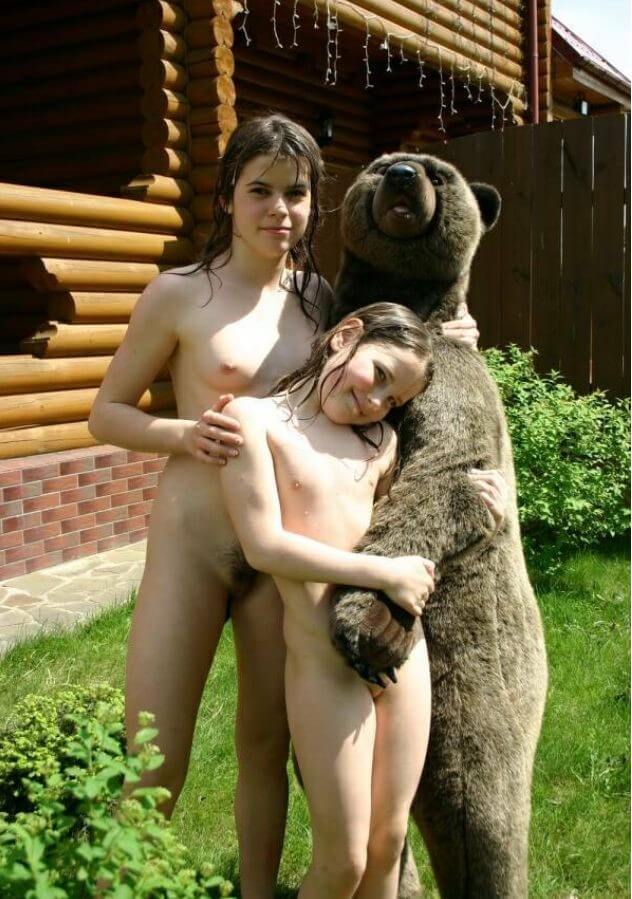 Naturism photo gallery # 57 - Nudism promotes respect for the environment