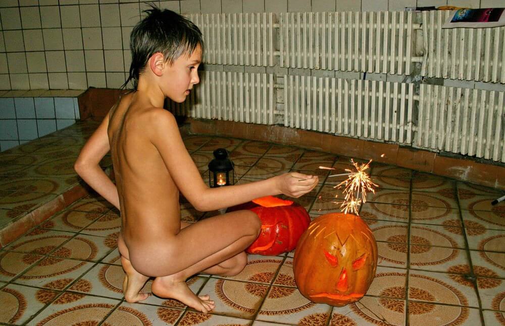 Naturism photo gallery # 20 - The body is a reflection of inner beauty and harmony in naturism and nudism