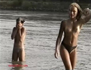 Naturistin: Dirty Girls - The lifestyle of naturist advocates and their community