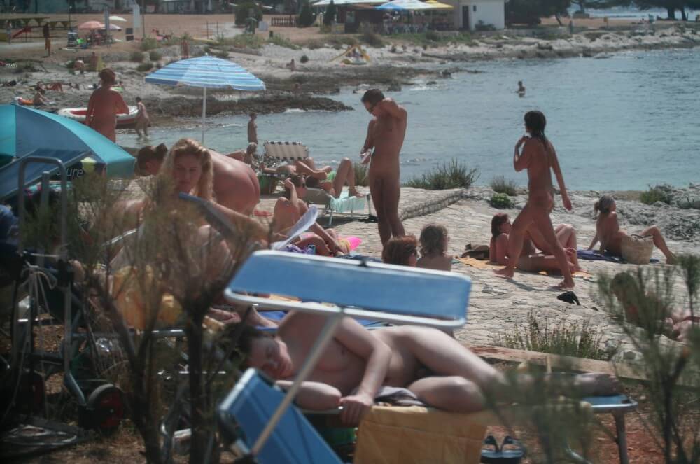 Nuda Beach Wide Outlook pics - Nudity fosters the development of trust and sincere relationships