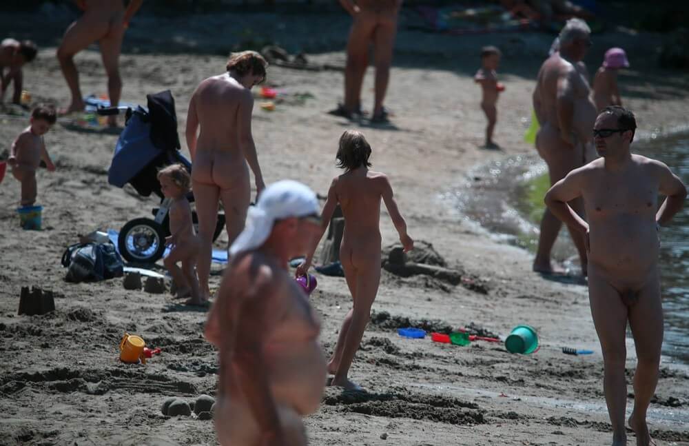 Jr Coastal Beach Paradise pics - Nudity is an expression of naturalness and sincerity