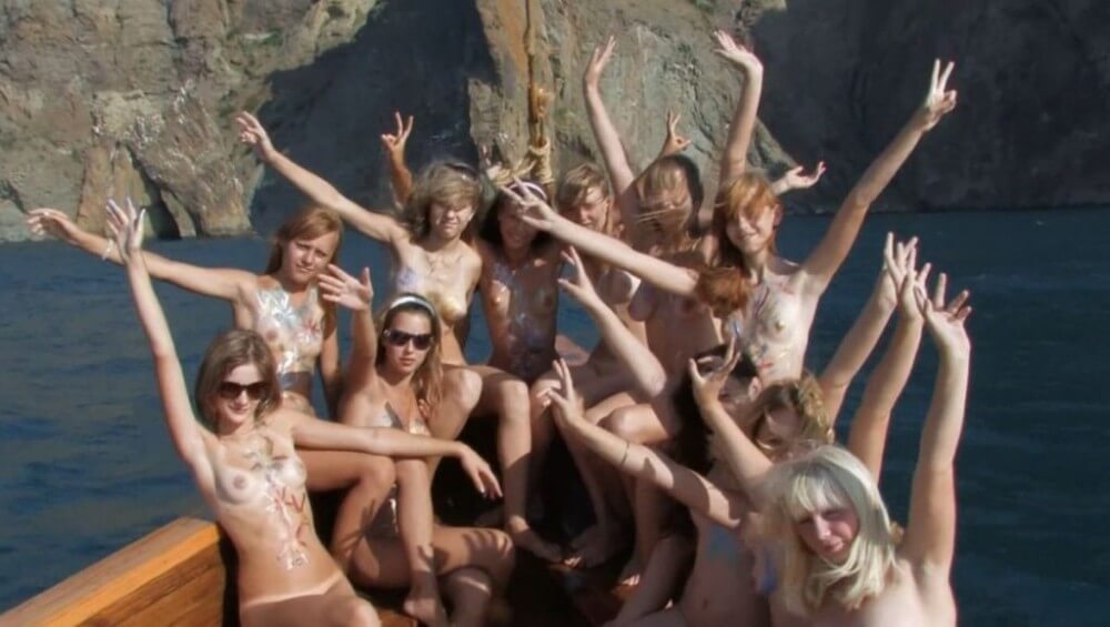 Nudist Girls Boat Cruise Full HD - The pursuit of naturalness and freedom