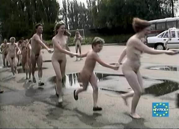 Helios Natura: Tutti-Frutti Nudie - Eurovid FKK - In our home, we are all nudists